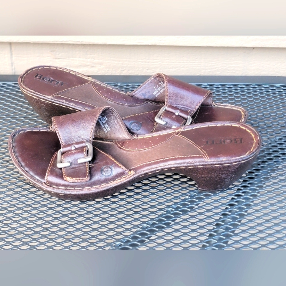 Born Sundance Wedge Sandal Heel Shoe Womens Size 7 Brown Leather Buckle Slip On
